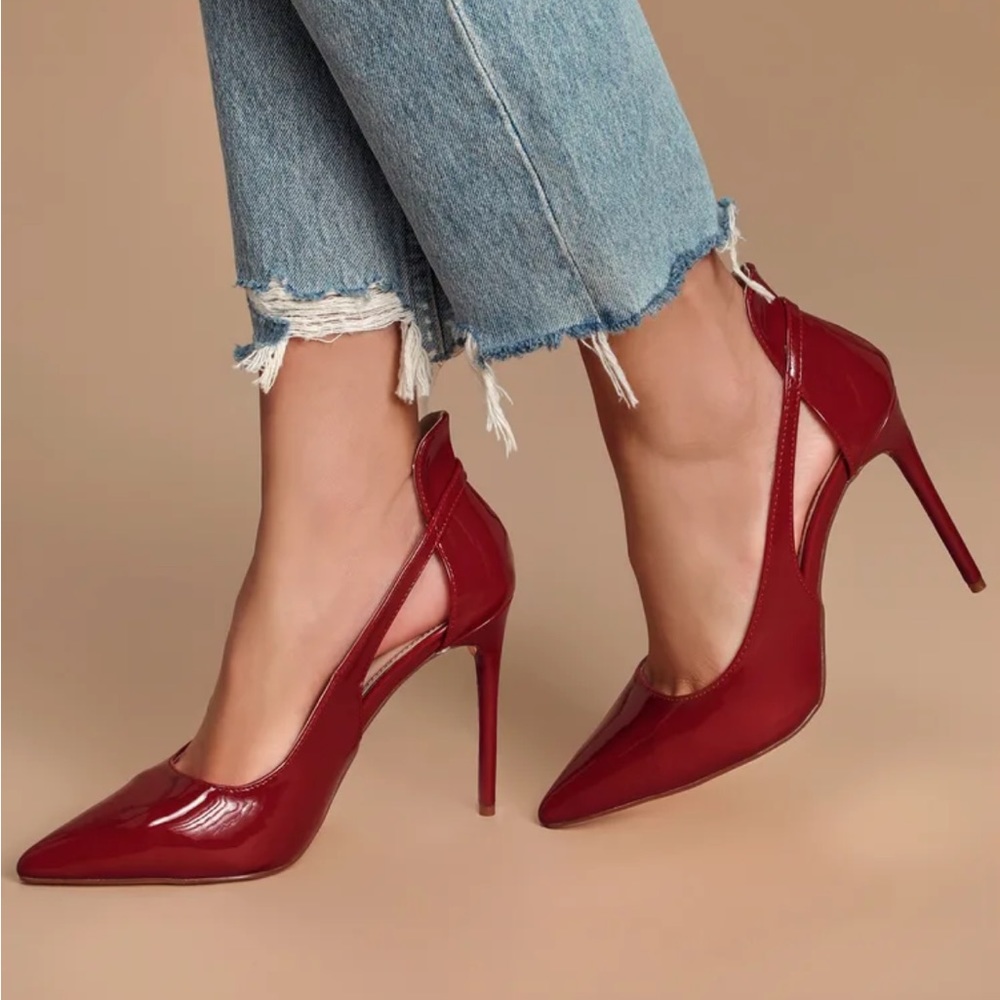 Red pumps